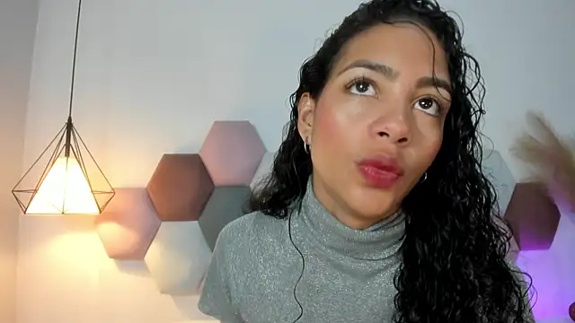 Snapshot of AntonellaHall_ chatting on February 20, 11:53 am AntonellaHall online show from February 20, 11:53 am