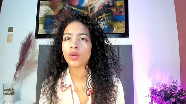 Snapshot of AntonellaHall_ chatting on September 29, 11:59 am AntonellaHall online show from September 29, 11:59 am