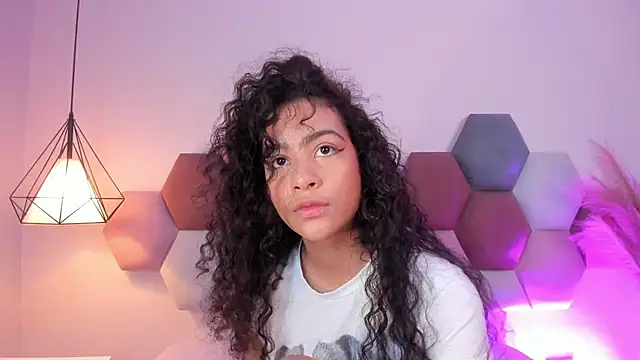 Snapshot of AntonellaHall_ chatting on October 24, 12:12 pm AntonellaHall online show from October 24, 12:12 pm