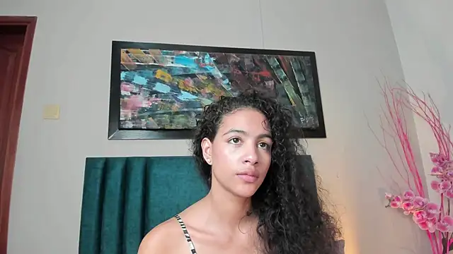 Snapshot of AntonellaHall_ chatting on December 5, 12:03 pm AntonellaHall online show from December 5, 12:03 pm