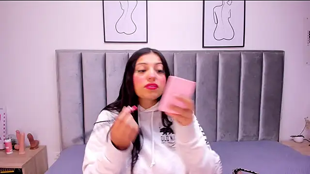 Emmy-Turnner online show from October 22, 11:54 am