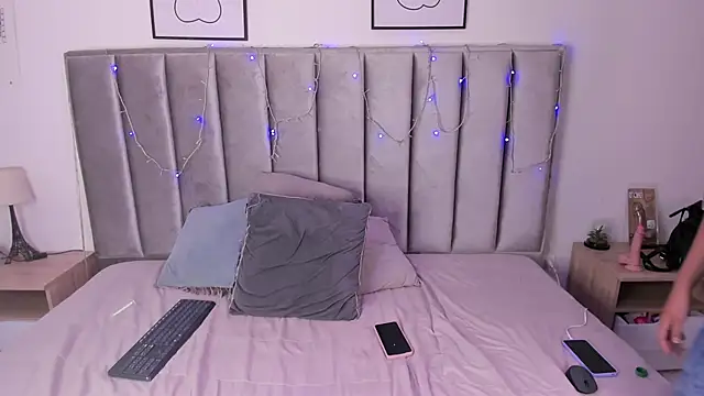 Laiia Page online show from December 28, 3:59 pm