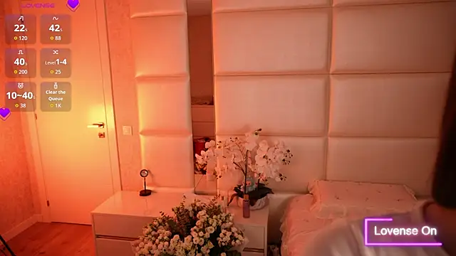 Lilly Colins online show from October 10, 6:18 pm