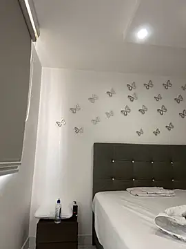 AntonellaAlondra4 online show from January 10, 2:45 pm