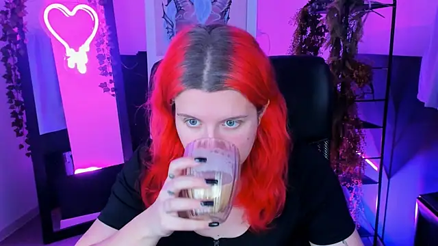 NielletaBlossom online show from February 2, 5:10 am