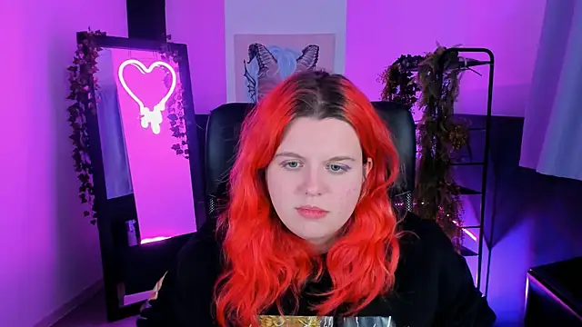 NielletaBlossom online show from February 7, 11:45 pm