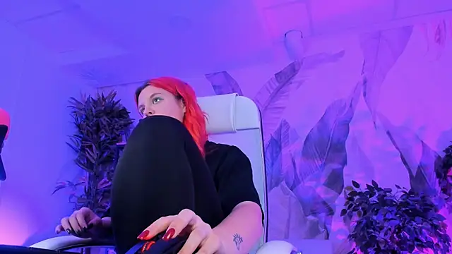 NielletaBlossom online show from February 12, 11:40 am