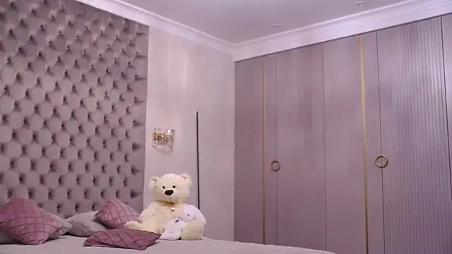 TianaPosh online show from September 12, 7:36 pm