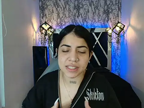 Violet m online show from November 24, 11:43 am