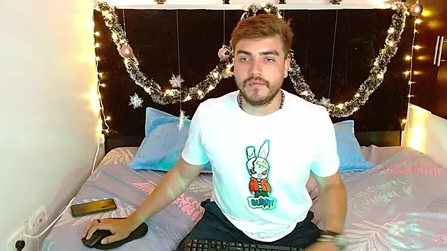 Dylanwish online show from December 2, 11:29 pm