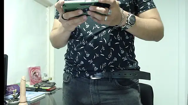 Dylanwish online show from December 19, 11:25 pm