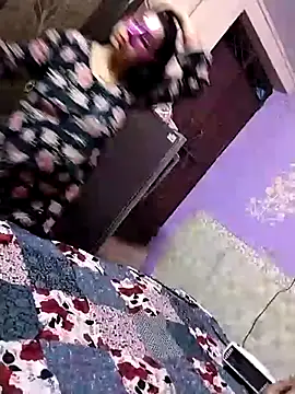 Snapshot of bobbyronak chatting on December 22, 6:59 pm bobbyronak online show from December 22, 6:59 pm