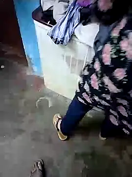 Snapshot of bobbyronak chatting on December 23, 2:45 am bobbyronak online show from December 23, 2:45 am