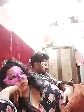 Snapshot of bobbyronak chatting on December 25, 6:19 pm bobbyronak online show from December 25, 6:19 pm