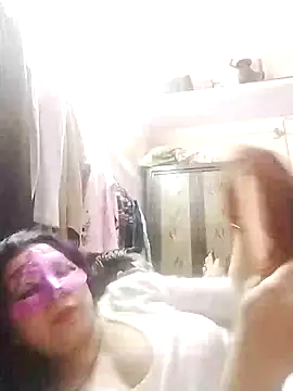 Snapshot of bobbyronak chatting on January 2, 6:45 pm bobbyronak online show from January 2, 6:45 pm