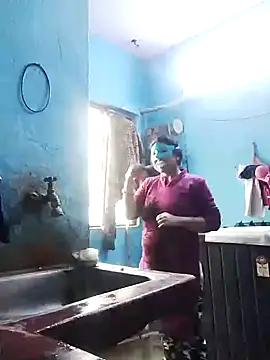 Snapshot of bobbyronak chatting on January 19, 2:57 am bobbyronak online show from January 19, 2:57 am