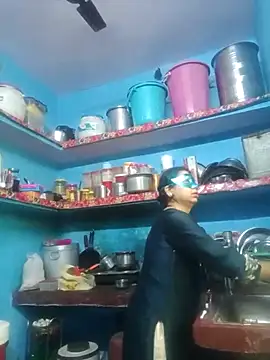 Snapshot of bobbyronak chatting on February 2, 2:48 am bobbyronak online show from February 2, 2:48 am