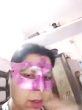 Snapshot of bobbyronak chatting on February 10, 6:35 pm bobbyronak online show from February 10, 6:35 pm