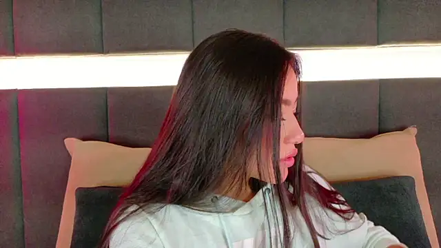 nicolle pierce online show from October 25, 1:07 pm