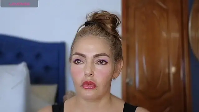 QueenYsuRey online show from March 20, 3:25 pm