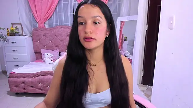 briandah  online show from October 13, 9:42 am