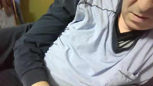 Snapshot of brtbrlss chatting on November 15, 6:04 pm brtbrlss online show from November 15, 6:04 pm