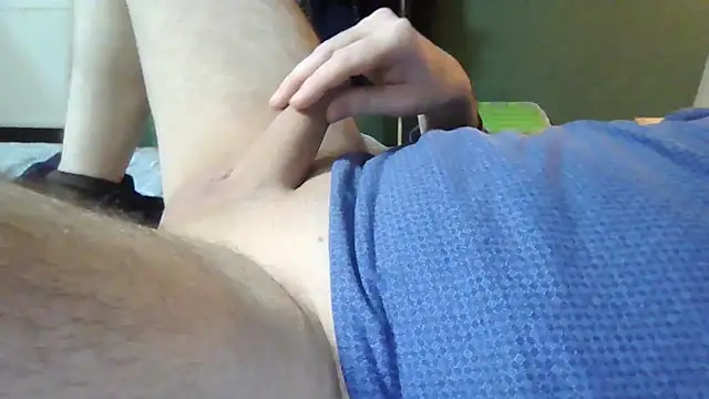 Snapshot of brtbrlss chatting on December 3, 6:39 pm brtbrlss online show from December 3, 6:39 pm