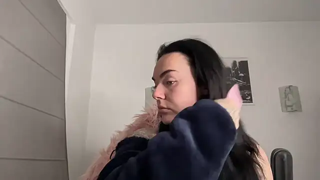 yorkshiregal online show from December 5, 3:48 am