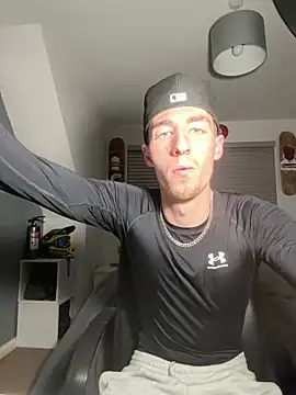 Snapshot of MikesWood21 chatting on December 5, 11:29 pm MikesWood21 online show from December 5, 11:29 pm