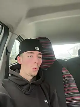 Snapshot of MikesWood21 chatting on January 31, 3:22 pm MikesWood21 online show from January 31, 3:22 pm