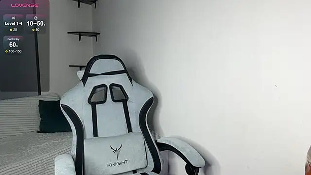 Snapshot of Leela_sun chatting on January 13, 10:03 am Leela sun online show from January 13, 10:03 am