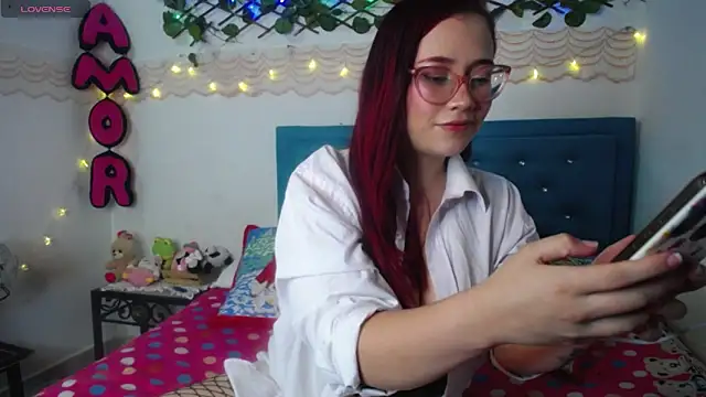 Snapshot of zarquita99 chatting on December 11, 12:23 am zarquita99 online show from December 11, 12:23 am