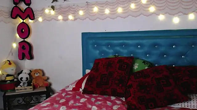 Snapshot of zarquita99 chatting on January 10, 4:44 am zarquita99 online show from January 10, 4:44 am