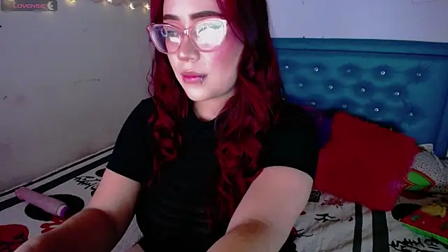 Snapshot of zarquita99 chatting on February 27, 12:32 am zarquita99 online show from February 27, 12:32 am