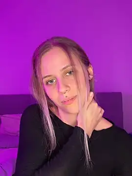 lunawolf21 online show from December 9, 7:29 pm