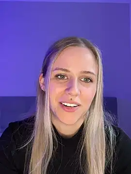 lunawolf21 online show from February 20, 7:23 am