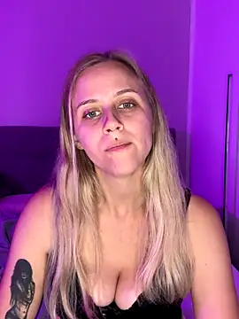 lunawolf21 online show from October 17, 6:32 pm