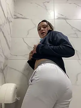 Keittly  online show from December 15, 3:33 am