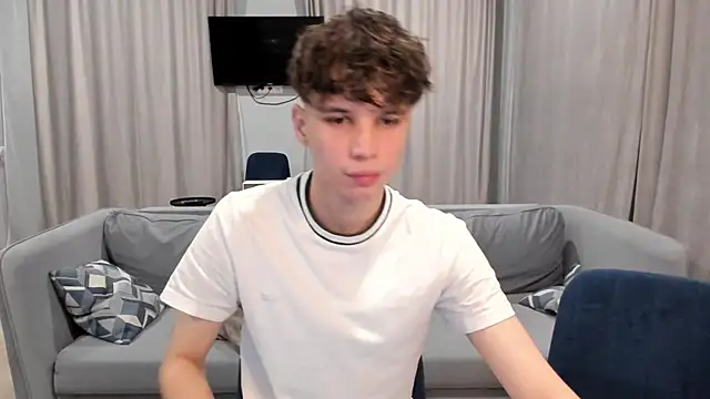 Im Shine Guy online show from December 6, 7:12 pm