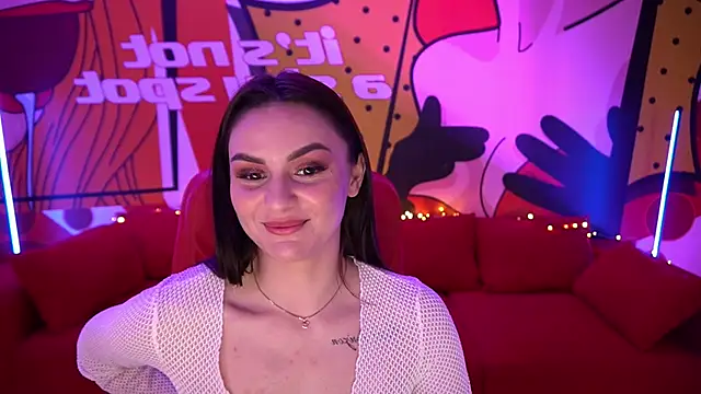 Snapshot of MilashaLovely chatting on February 4, 10:10 am MilashaLovely online show from February 4, 10:10 am