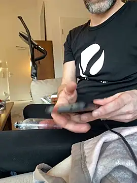 Gilgamesch1704 online show from January 29, 2:53 pm