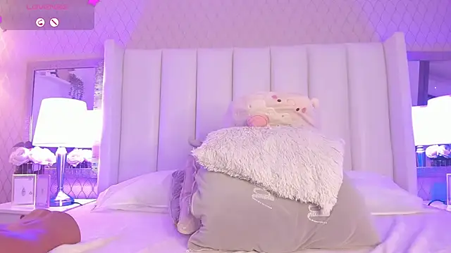 SophiaSmiiths  online show from February 27, 2:10 am