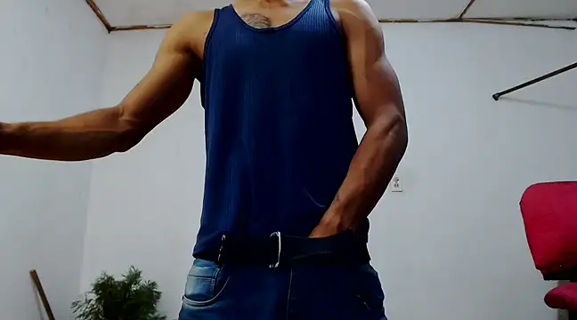 Snapshot of fernandez_latinblackk chatting on December 13, 4:54 am fernandez latinblackk online show from December 13, 4:54 am