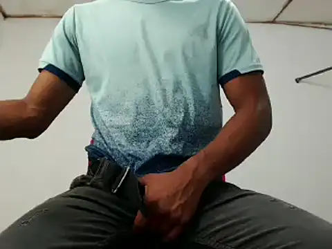 Snapshot of fernandez_latinblackk chatting on January 9, 5:02 am fernandez latinblackk online show from January 9, 5:02 am