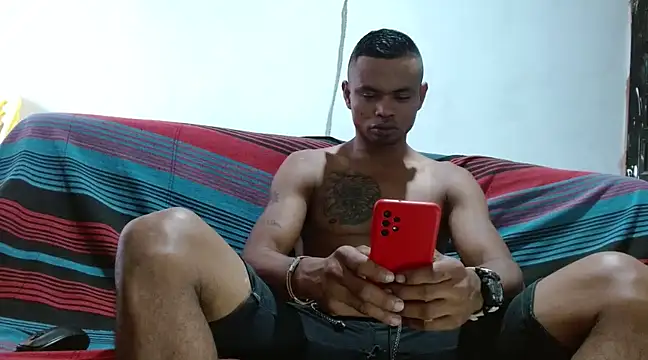 Snapshot of fernandez_latinblackk chatting on March 19, 10:31 pm fernandez latinblackk online show from March 19, 10:31 pm