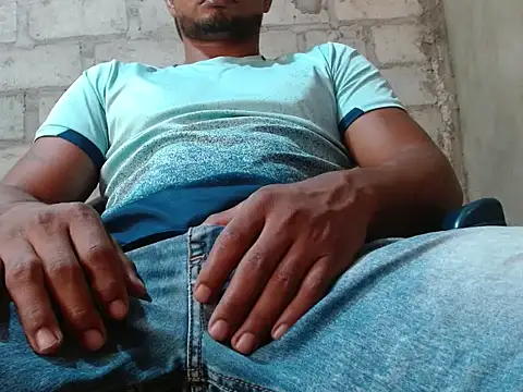 Snapshot of fernandez_latinblackk chatting on October 28, 8:33 pm fernandez latinblackk online show from October 28, 8:33 pm