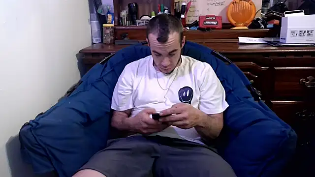 ScubaStevex online show from February 9, 6:11 am