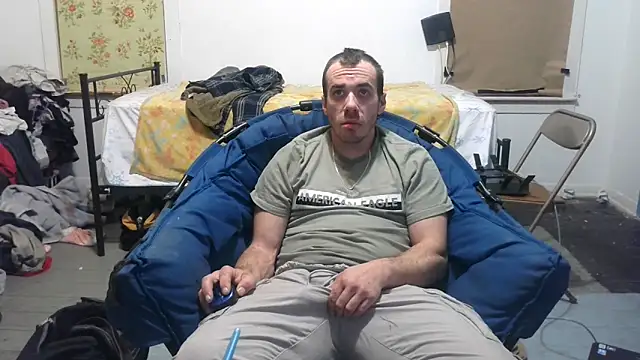 ScubaStevex online show from February 18, 6:48 am