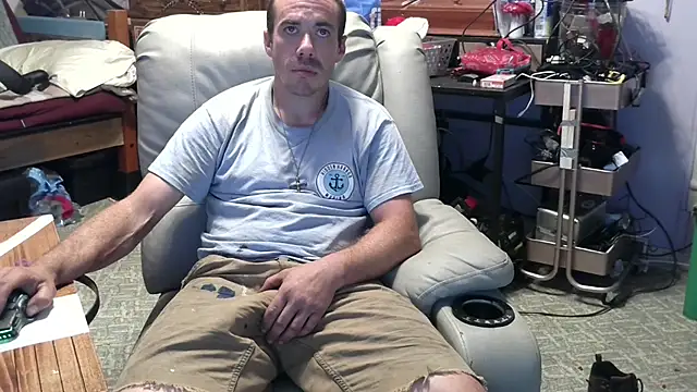 ScubaStevex online show from October 13, 9:15 pm