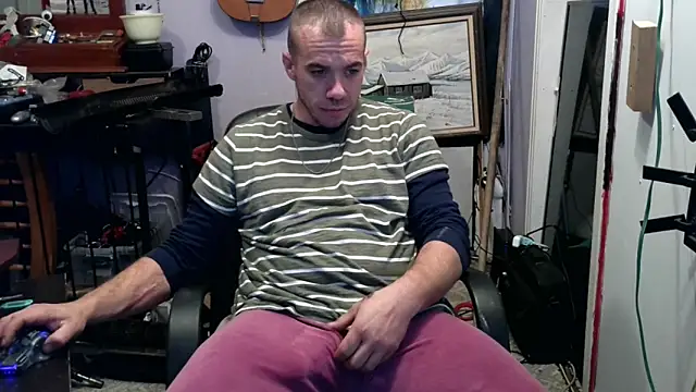 ScubaStevex online show from November 13, 9:14 pm